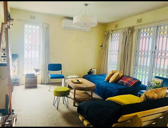 2 BEDROOM APARTMENT FOR SALE IN GLENWOOD